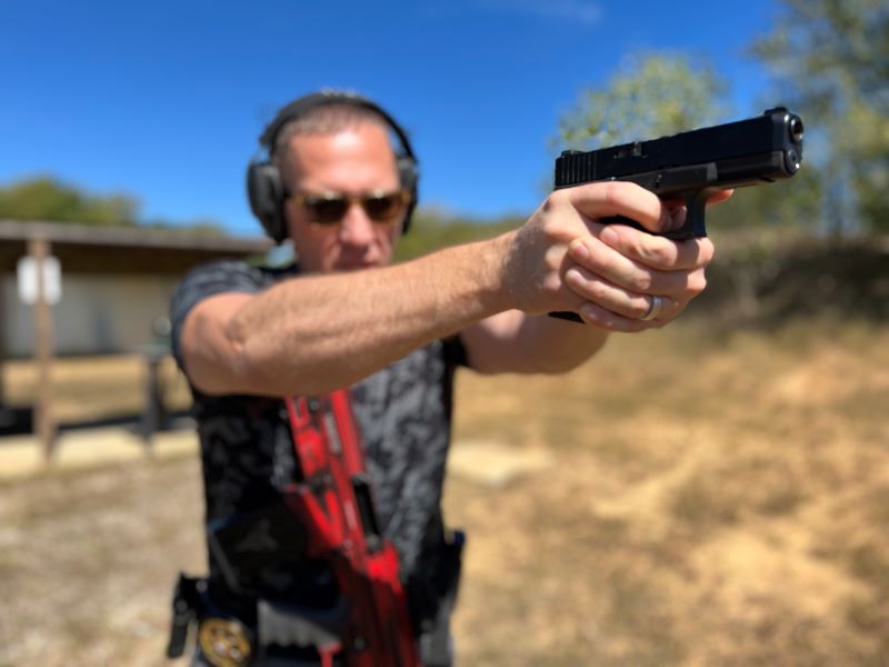 Shooting a Glock handgun